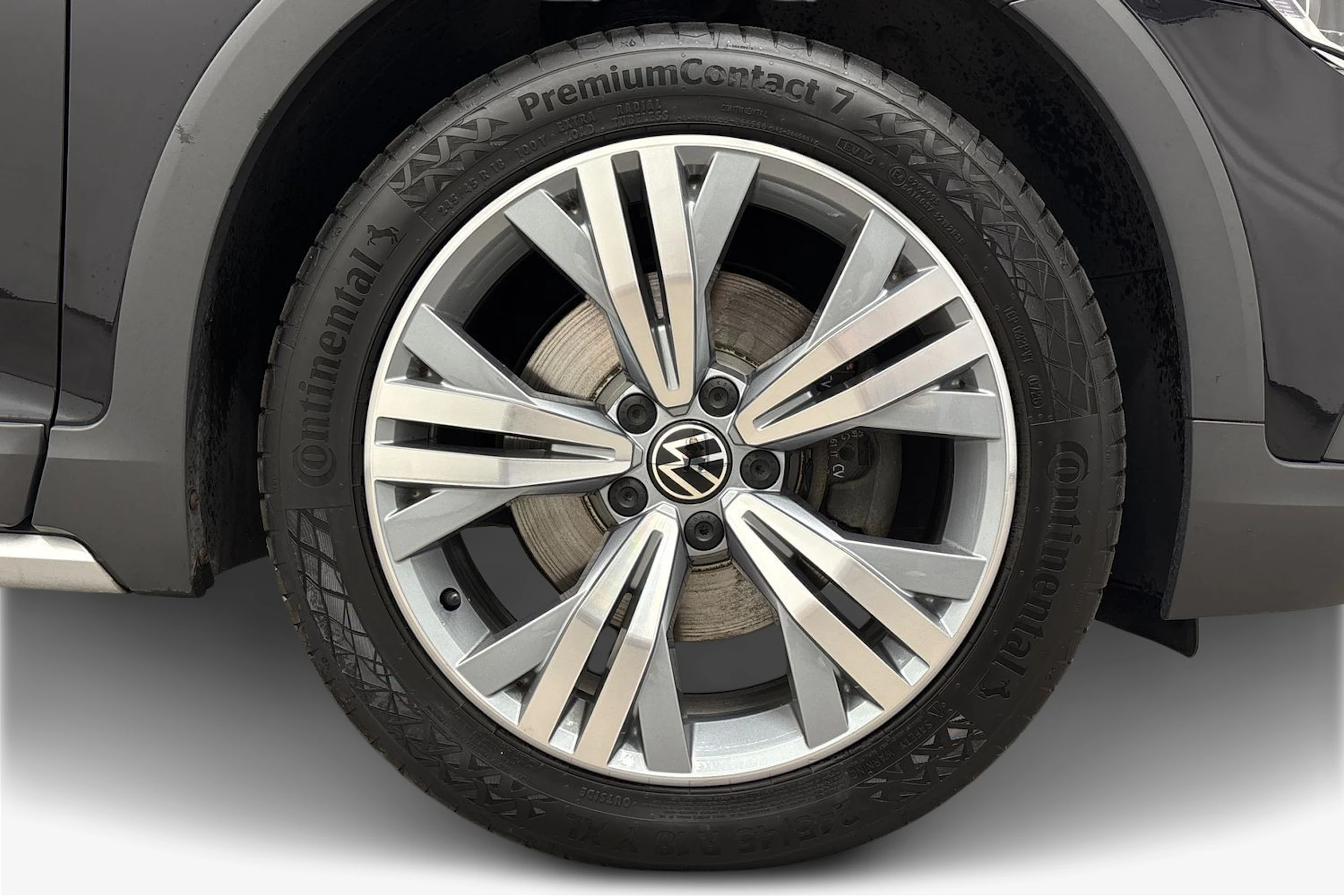 musta Volkswagen Passat 2024 kuva 9.