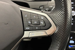 musta Volkswagen Passat 2024 kuva 15.