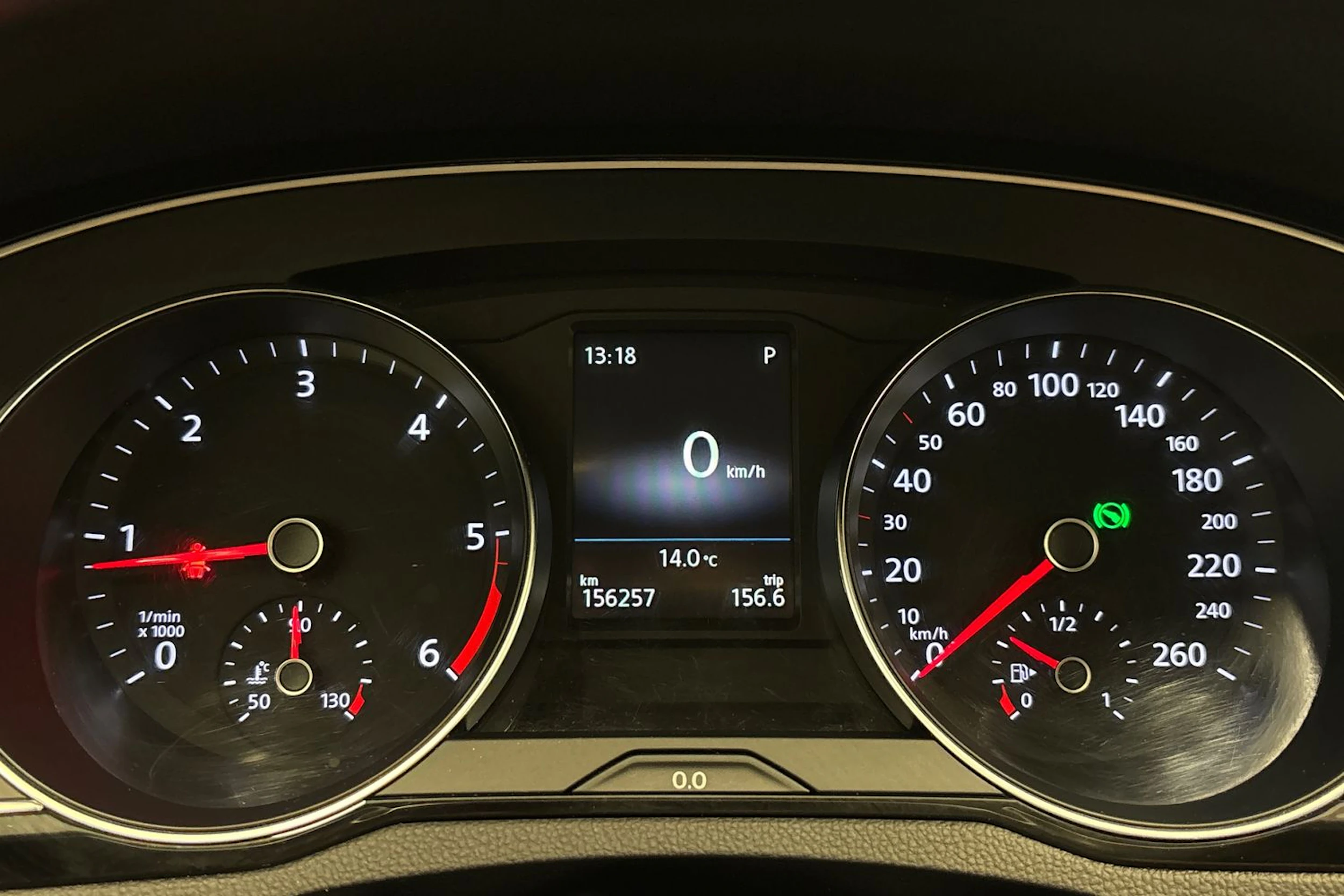 musta Volkswagen Passat 2024 kuva 16.