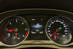 musta Volkswagen Passat 2024 kuva 16.