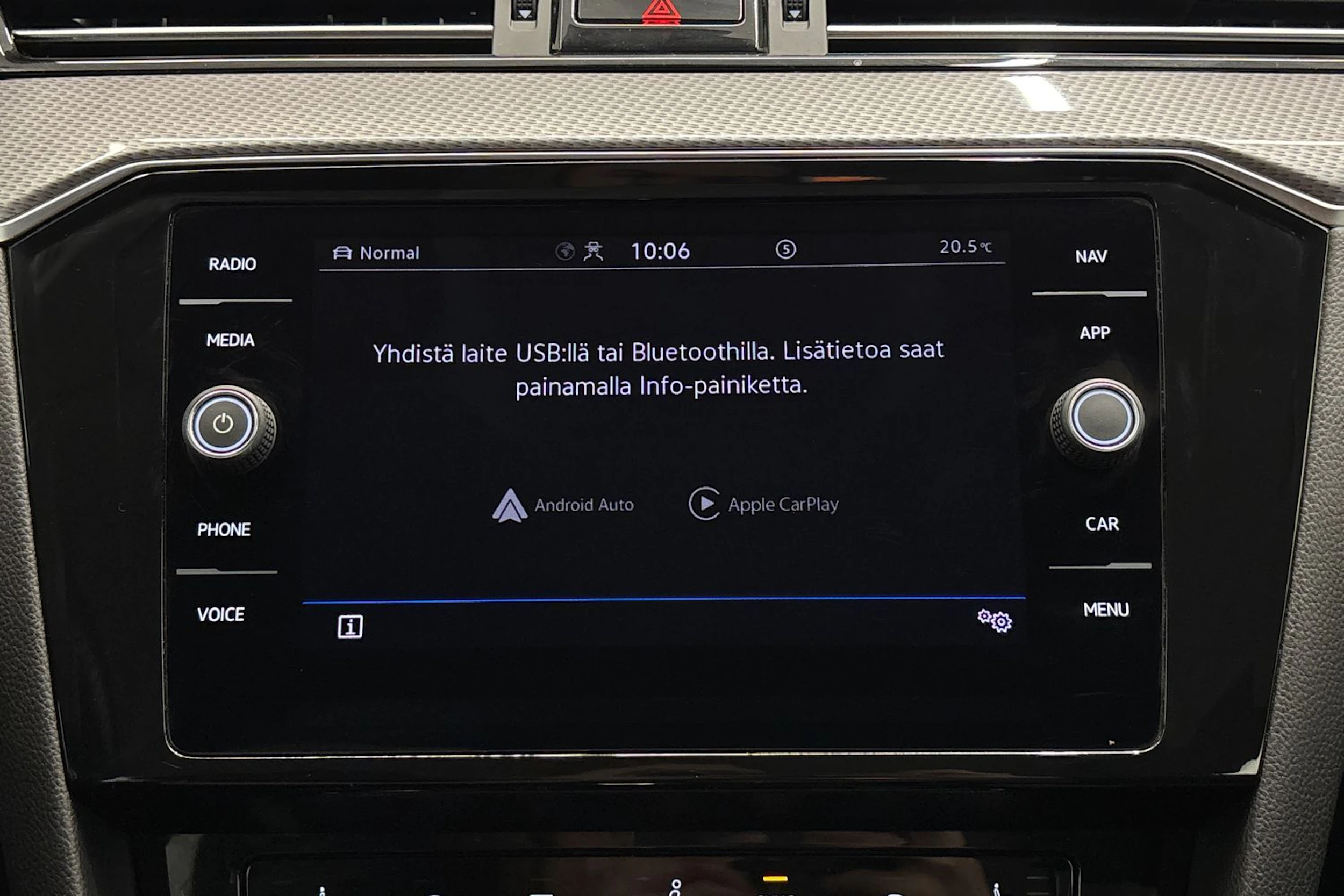 musta Volkswagen Passat 2024 kuva 19.