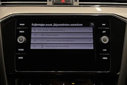 musta Volkswagen Passat 2024 kuva 20.