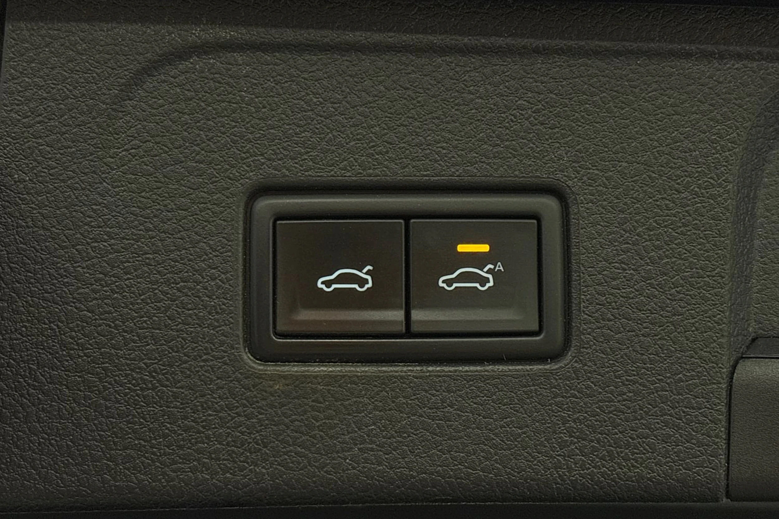 musta Volkswagen Passat 2024 kuva 23.