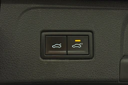 musta Volkswagen Passat 2024 kuva 23.
