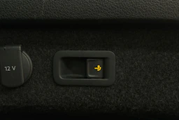 musta Volkswagen Passat 2024 kuva 24.