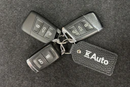 musta Volkswagen Passat 2024 kuva 25.