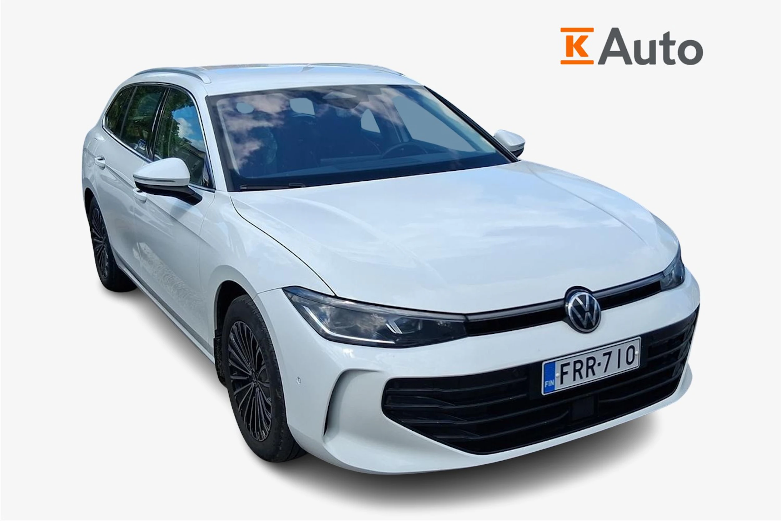 Valkoinen Volkswagen PASSAT 2024 kuva 1.