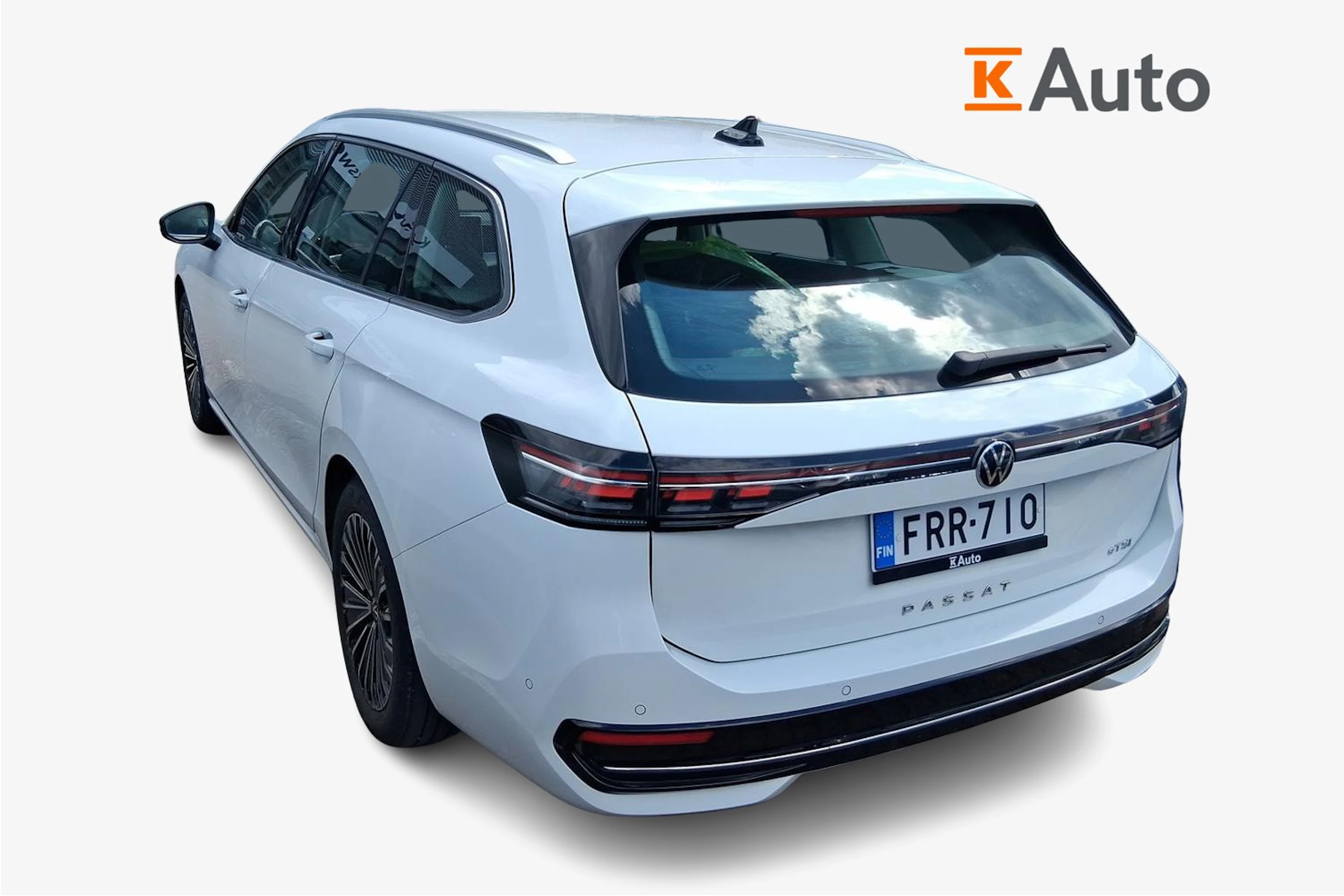 Valkoinen Volkswagen PASSAT 2024 kuva 2.