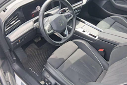 Valkoinen Volkswagen PASSAT 2024 kuva 3.
