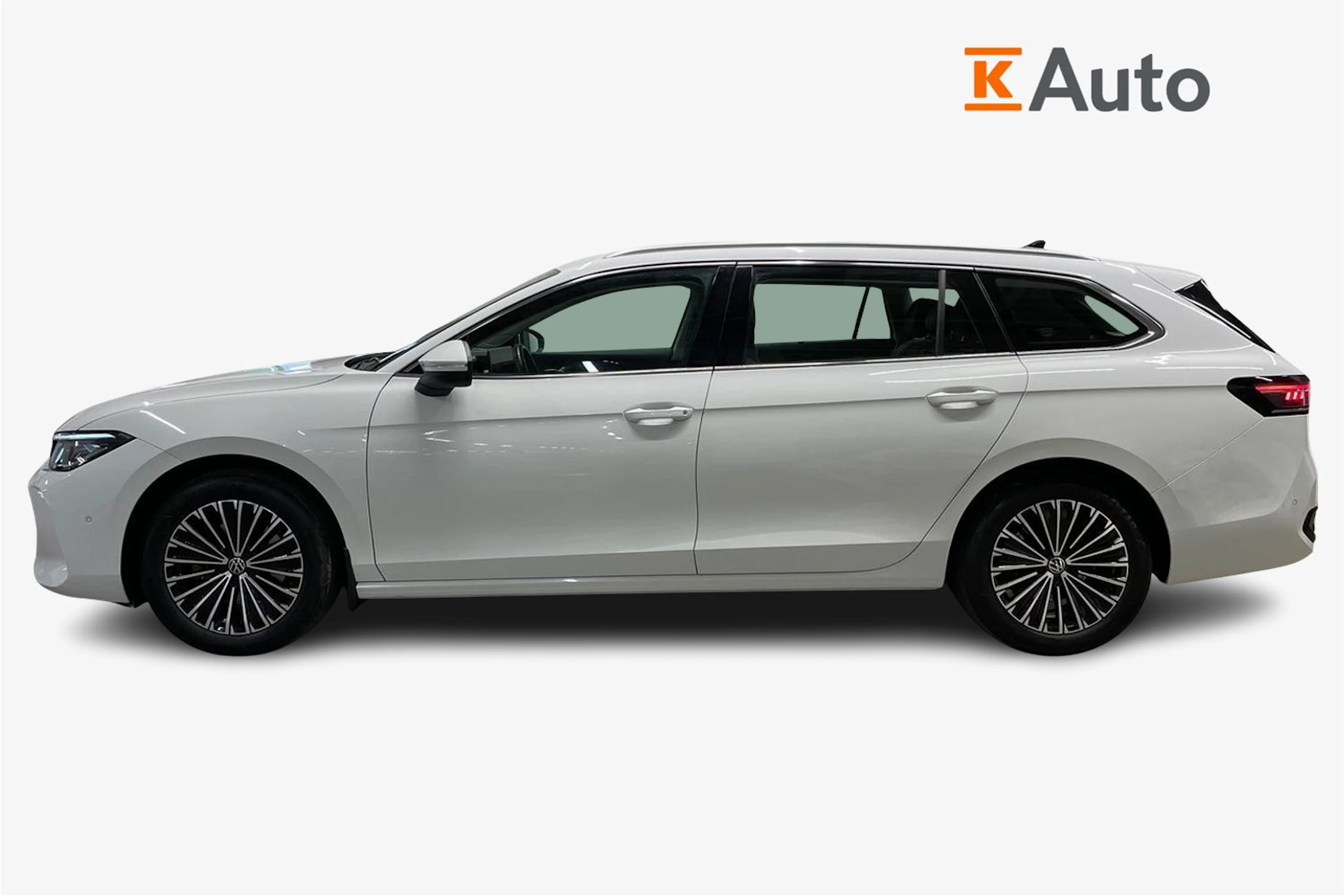 Valkoinen Volkswagen PASSAT 2024 kuva 7.