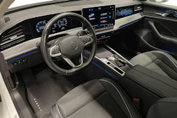 Valkoinen Volkswagen PASSAT 2024 kuva 8.