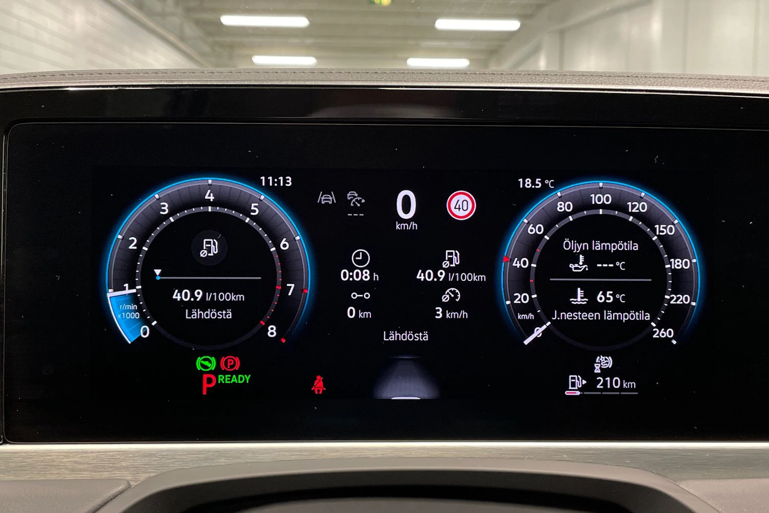 Valkoinen Volkswagen PASSAT 2024 kuva 17.