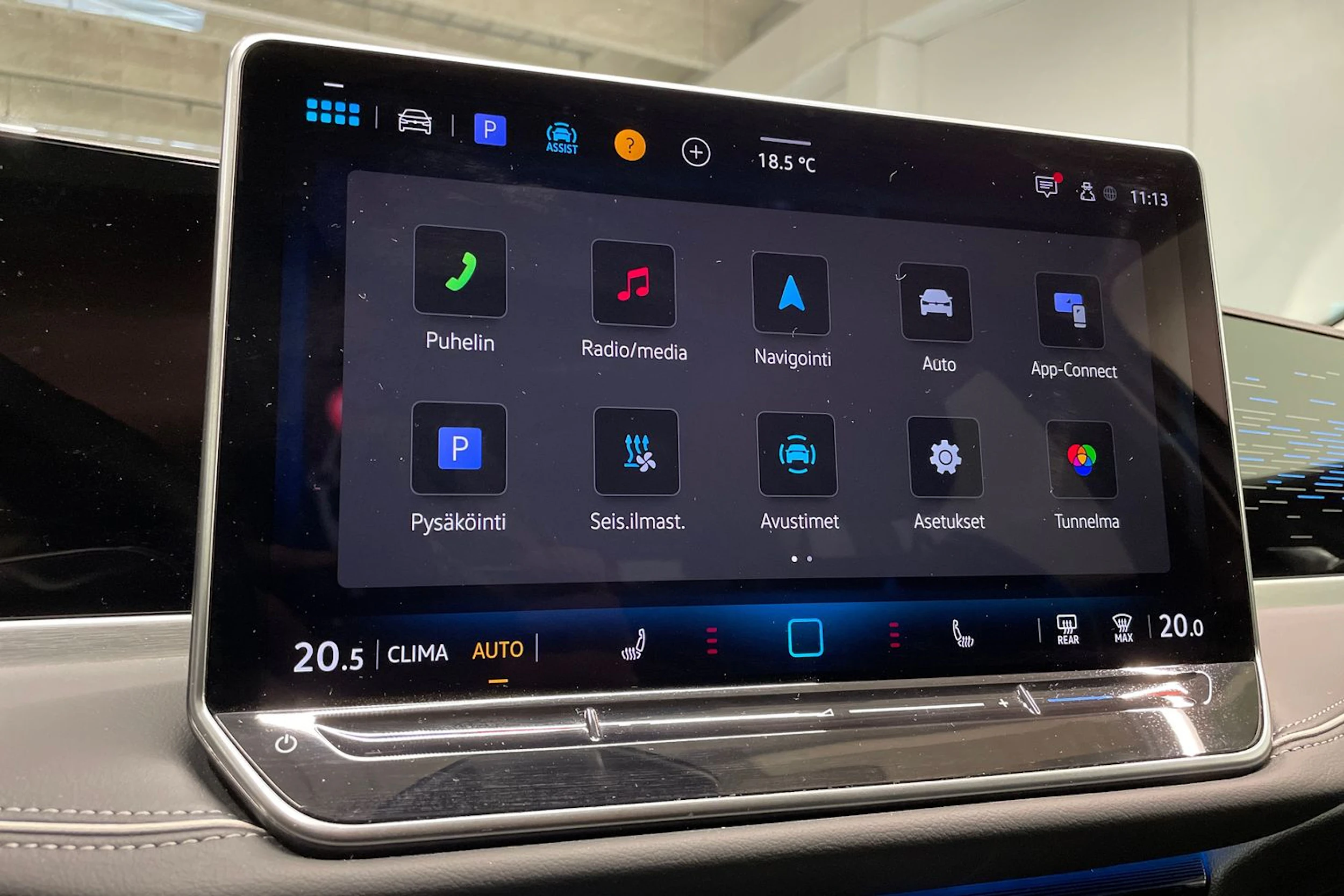Valkoinen Volkswagen PASSAT 2024 kuva 19.