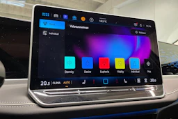 Valkoinen Volkswagen PASSAT 2024 kuva 22.