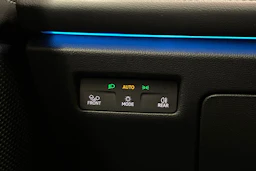 Valkoinen Volkswagen PASSAT 2024 kuva 28.