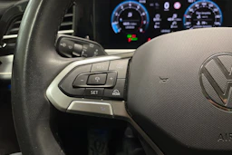 Valkoinen Volkswagen PASSAT 2024 kuva 29.