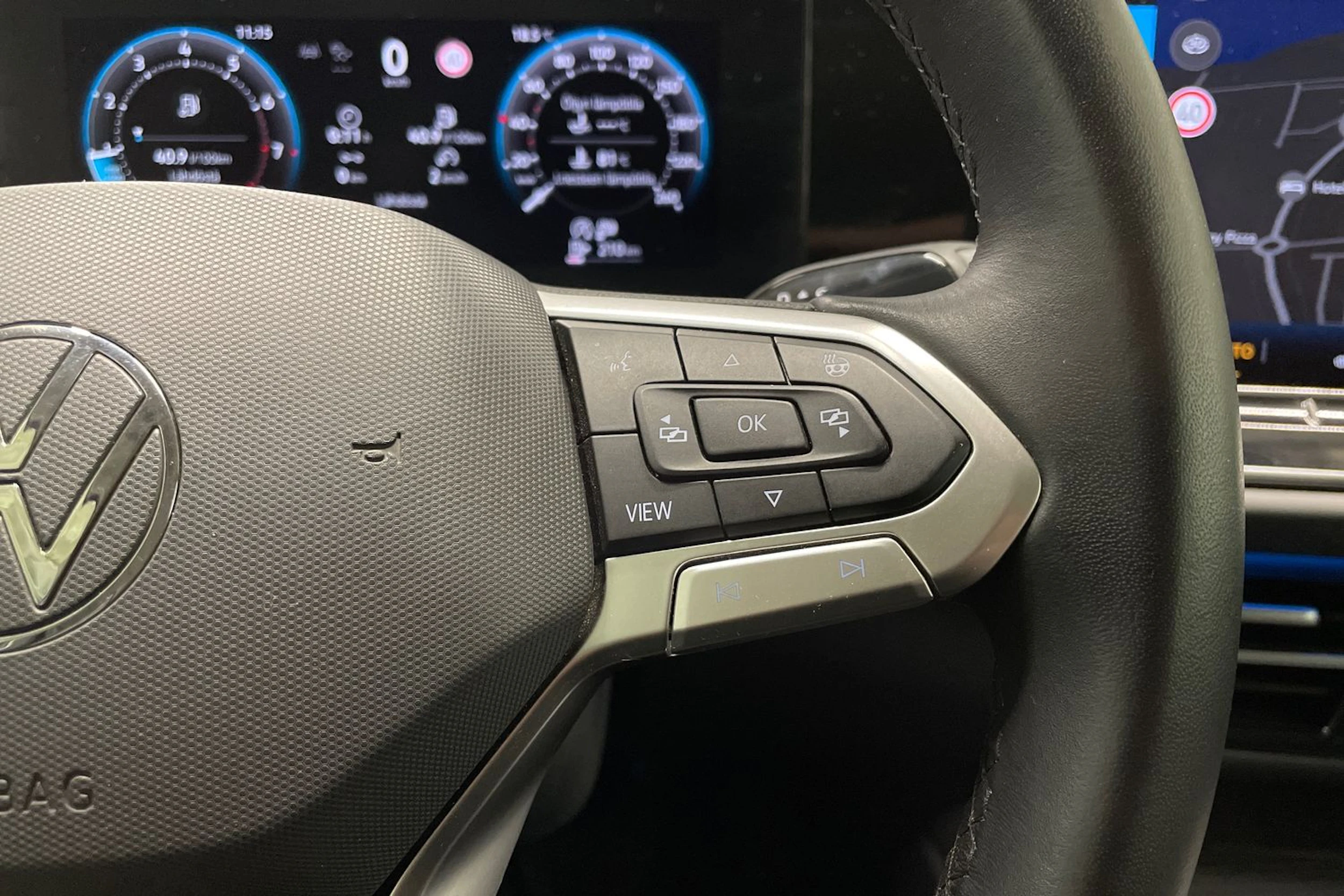 Valkoinen Volkswagen PASSAT 2024 kuva 30.