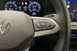 Valkoinen Volkswagen PASSAT 2024 kuva 30.