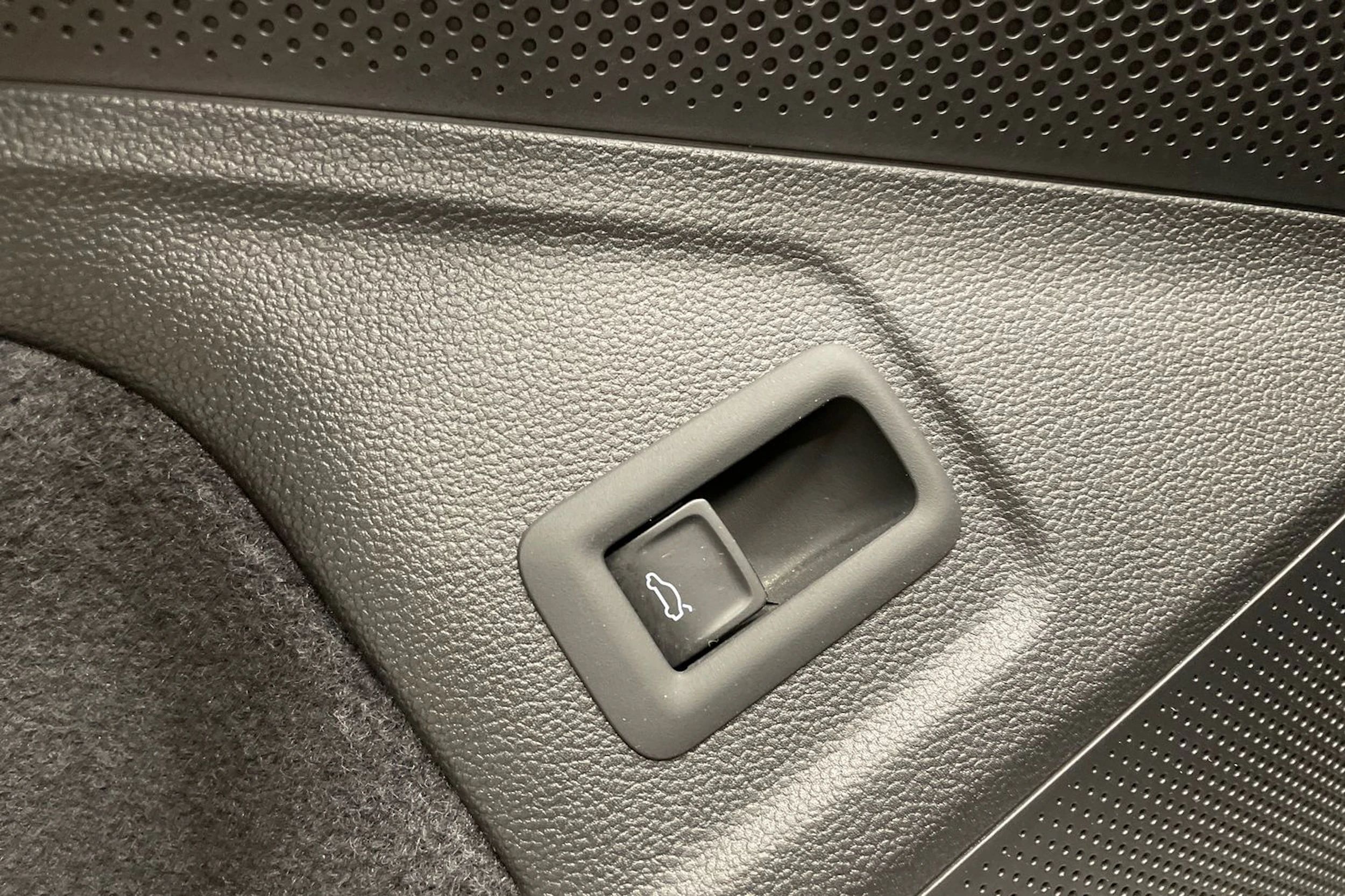 Valkoinen Volkswagen PASSAT 2024 kuva 31.
