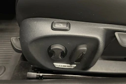 Valkoinen Volkswagen PASSAT 2024 kuva 32.