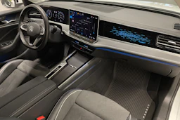 Valkoinen Volkswagen PASSAT 2024 kuva 35.