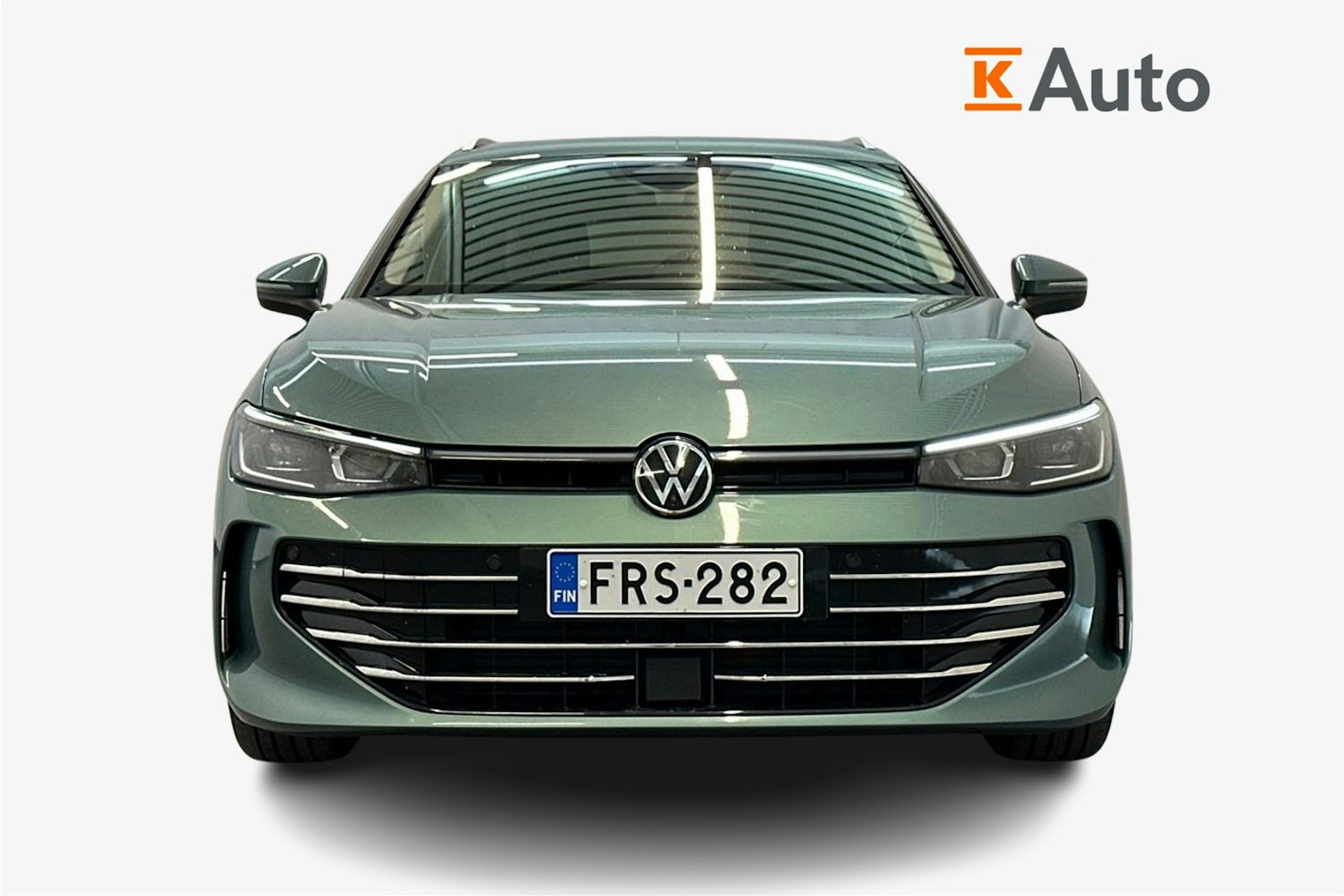 vihreä Volkswagen Passat 2024 kuva 5.