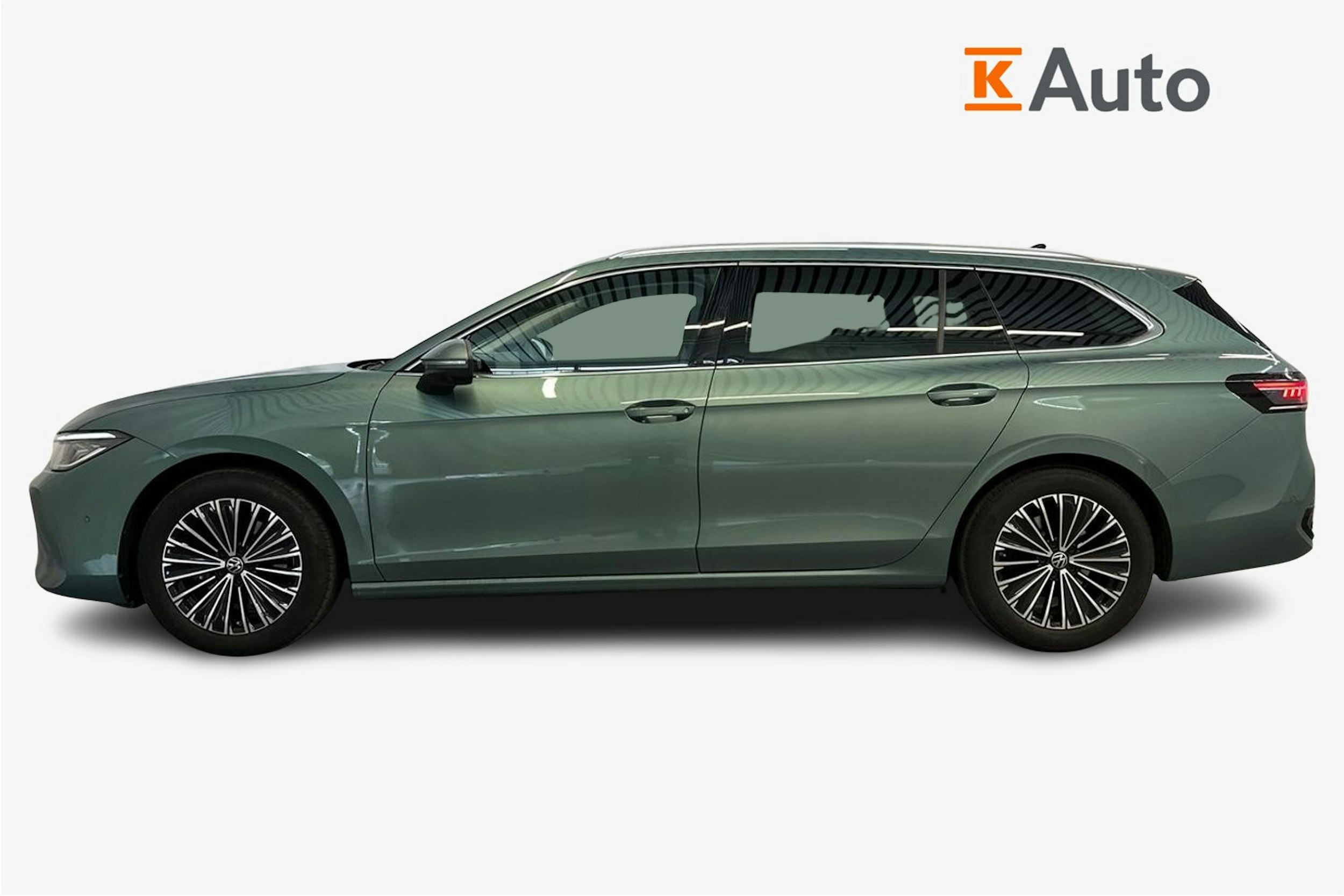 vihreä Volkswagen Passat 2024 kuva 6.