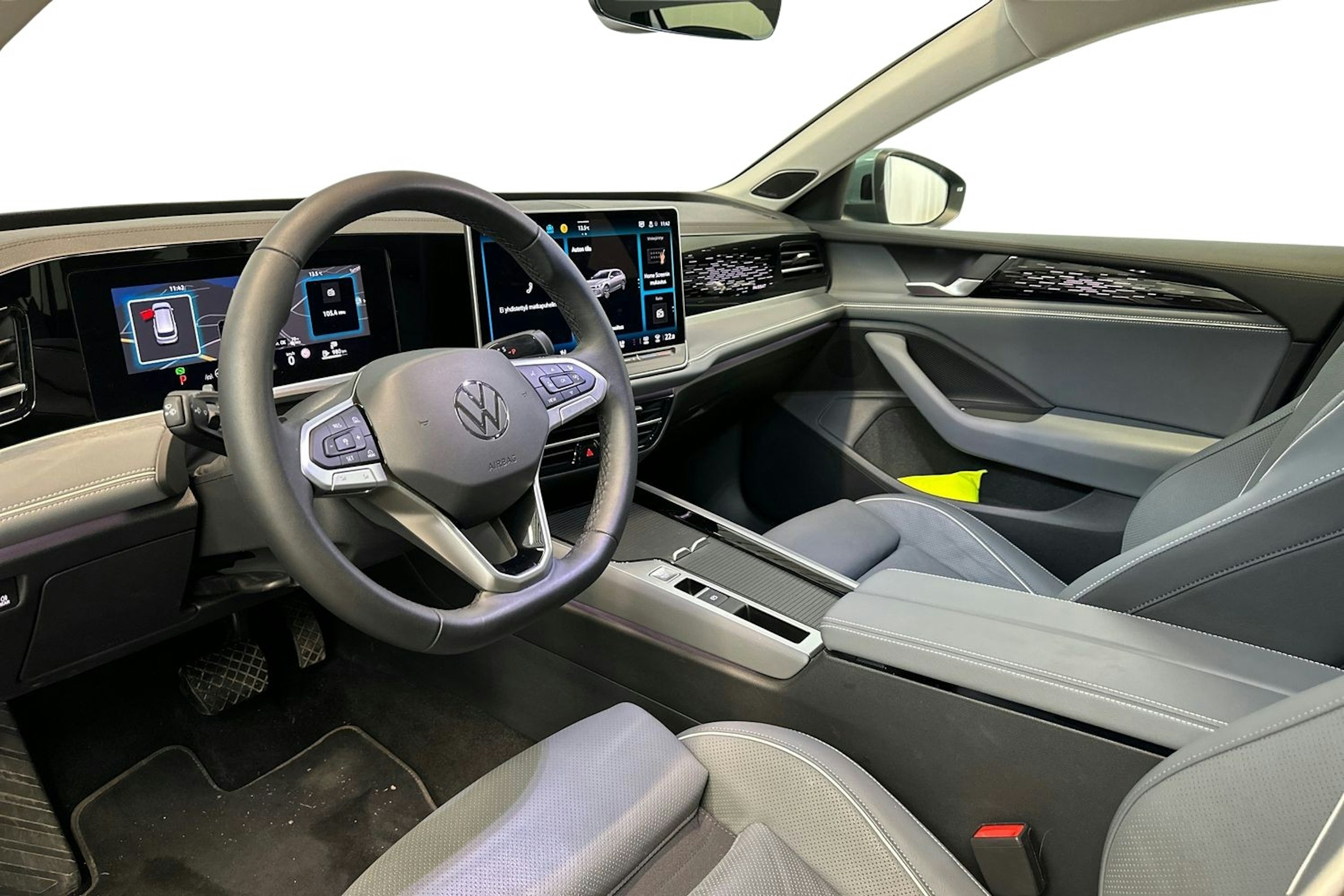 vihreä Volkswagen Passat 2024 kuva 7.