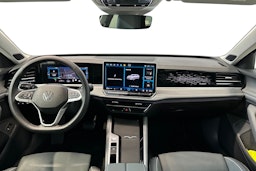 vihreä Volkswagen Passat 2024 kuva 9.