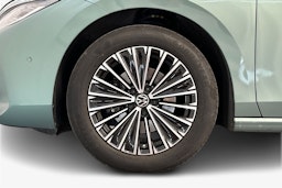 vihreä Volkswagen Passat 2024 kuva 11.