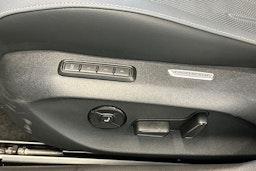vihreä Volkswagen Passat 2024 kuva 19.