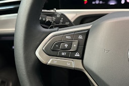 vihreä Volkswagen Passat 2024 kuva 20.
