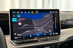 vihreä Volkswagen Passat 2024 kuva 25.