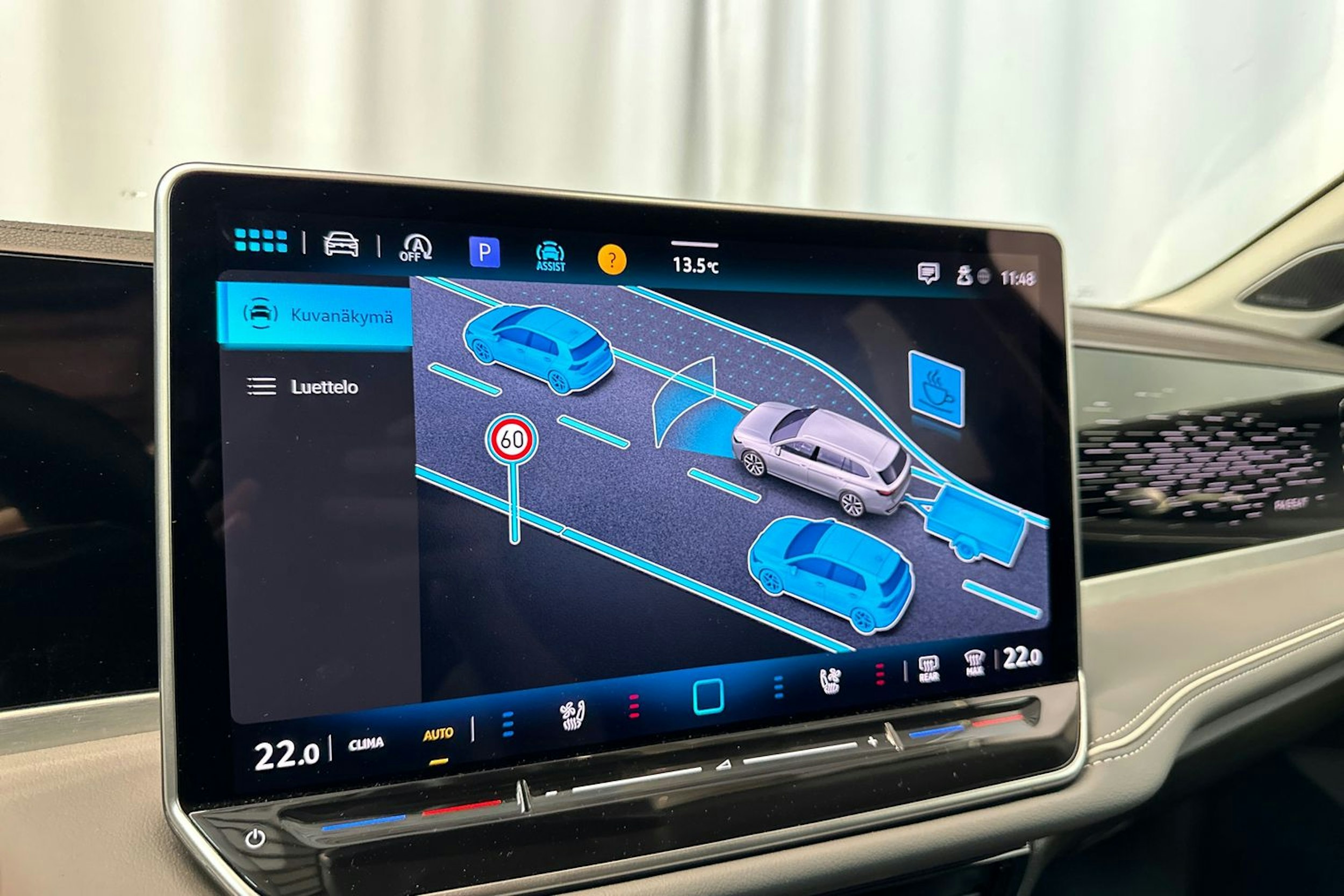 vihreä Volkswagen Passat 2024 kuva 26.