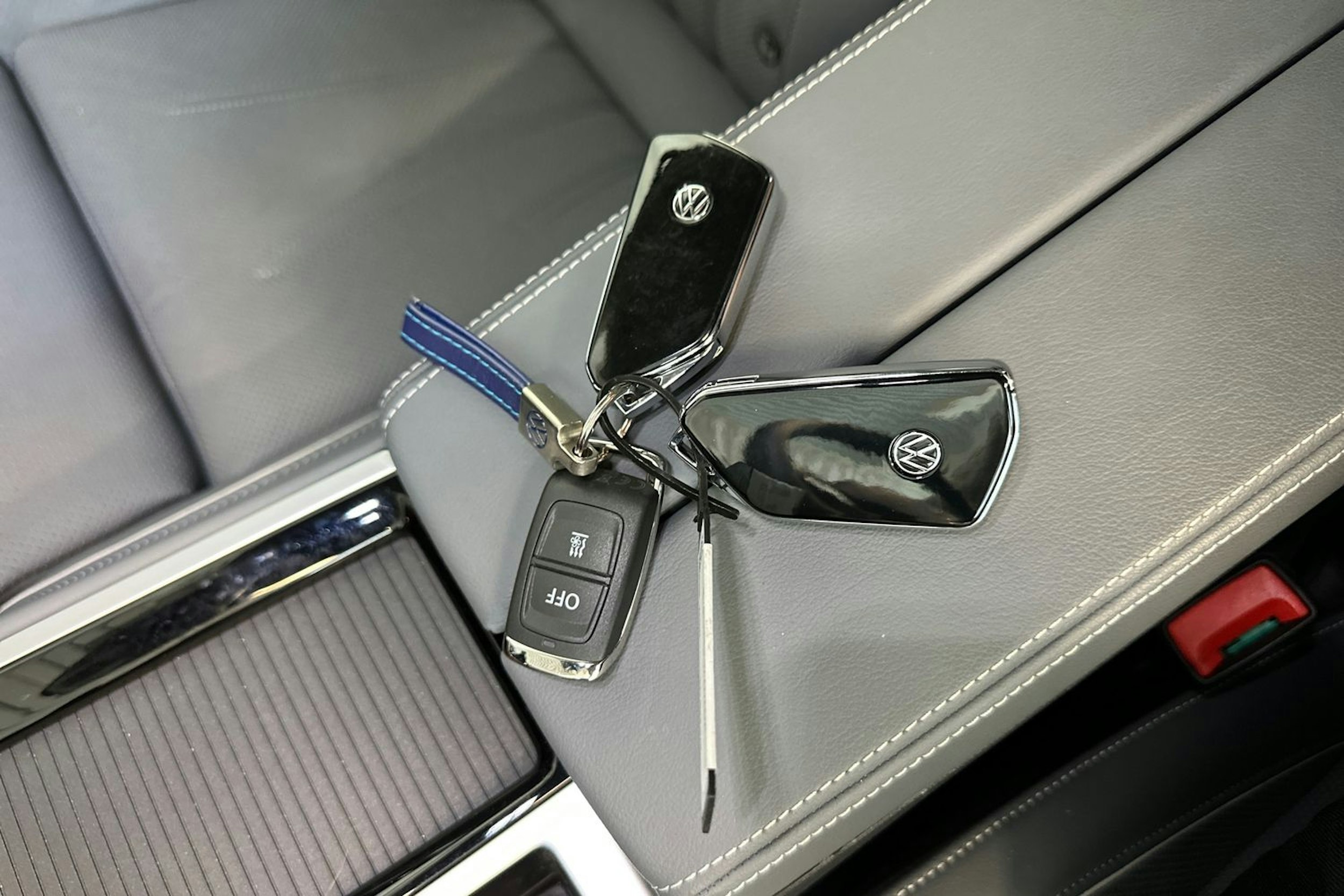 vihreä Volkswagen Passat 2024 kuva 30.