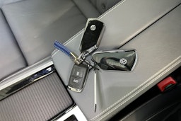 vihreä Volkswagen Passat 2024 kuva 30.