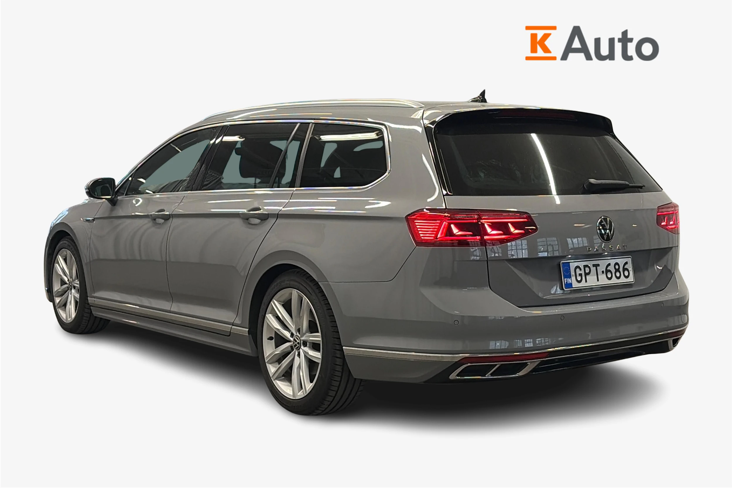 harmaa Volkswagen Passat 2024 kuva 2.