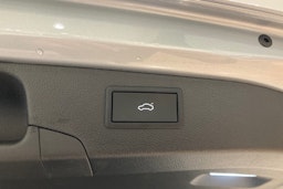 met. harmaa Volkswagen Passat 2025 kuva 24.