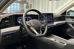 harmaa Volkswagen Passat 2024 kuva 3.