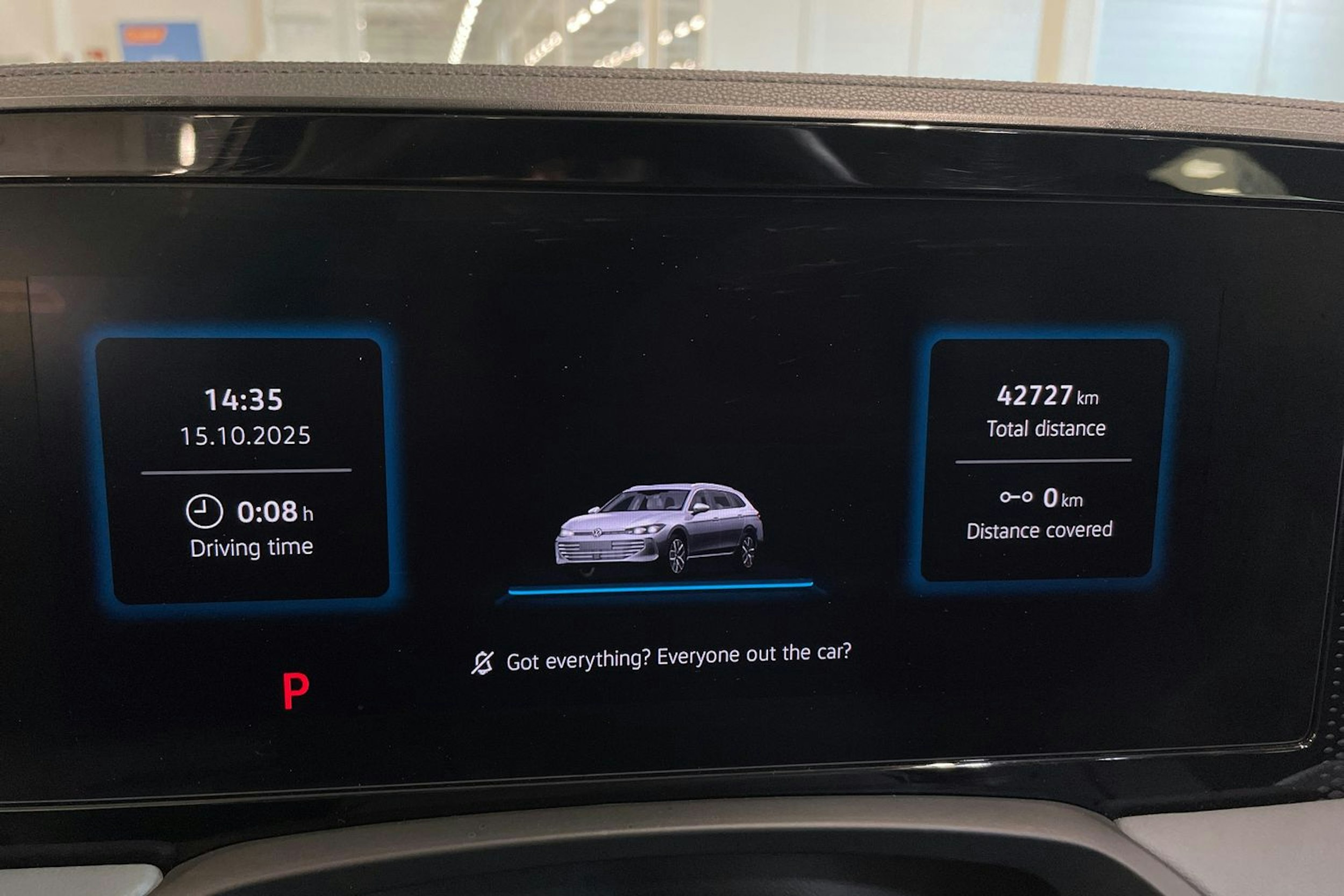 harmaa Volkswagen Passat 2024 kuva 18.