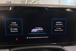 harmaa Volkswagen Passat 2024 kuva 18.