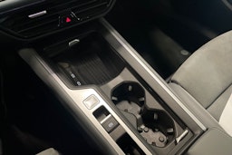 harmaa Volkswagen Passat 2024 kuva 31.