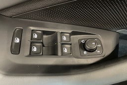 harmaa Volkswagen Passat 2024 kuva 33.