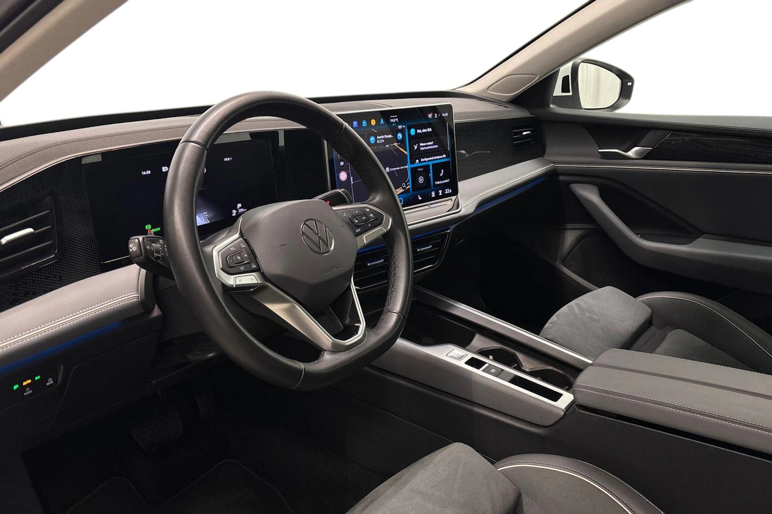 valkoinen Volkswagen Passat 2024 kuva 6.