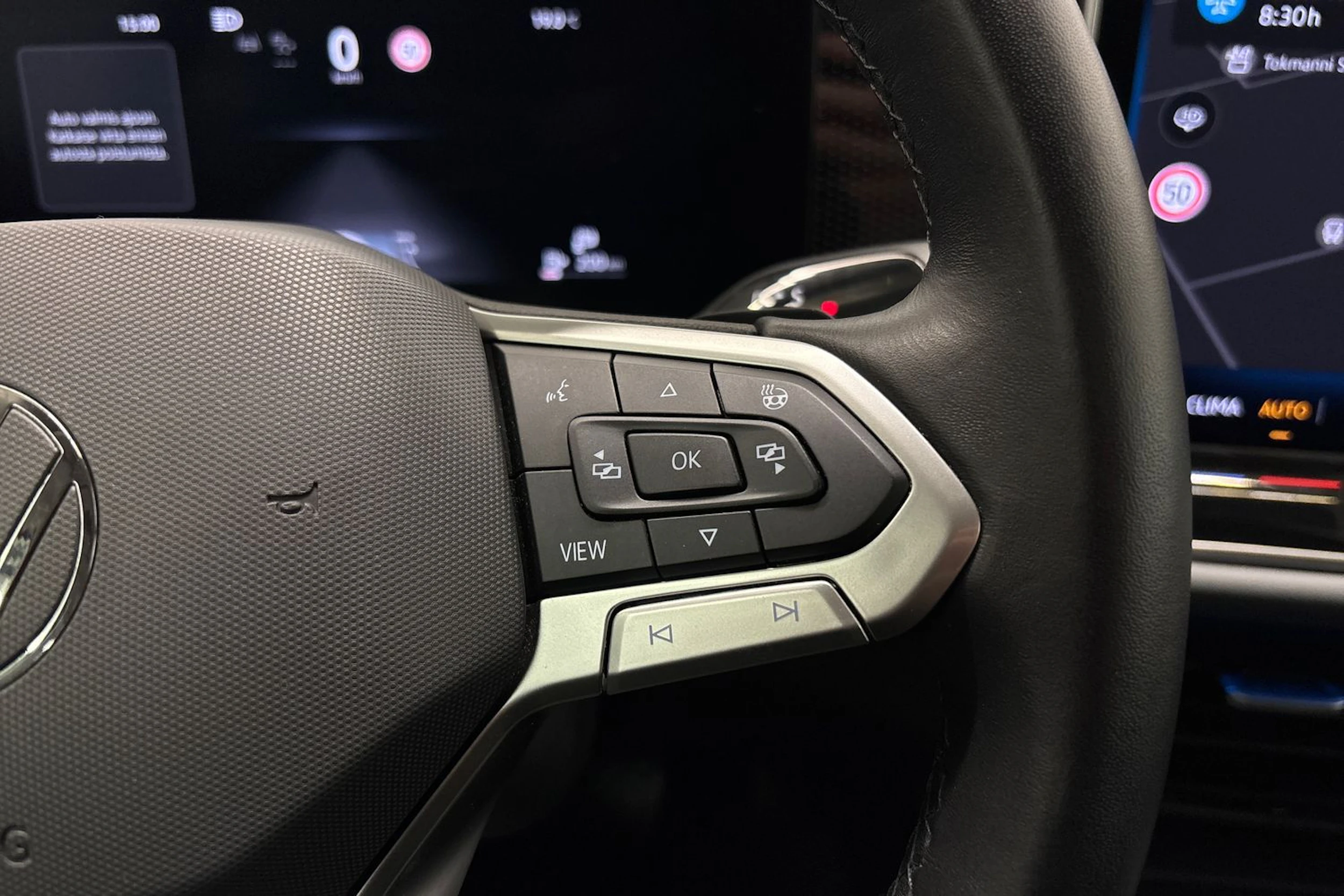 valkoinen Volkswagen Passat 2024 kuva 15.