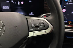 valkoinen Volkswagen Passat 2024 kuva 15.