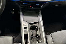valkoinen Volkswagen Passat 2024 kuva 16.