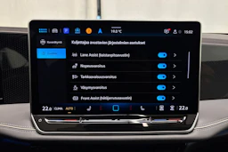 valkoinen Volkswagen Passat 2024 kuva 19.