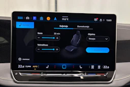 valkoinen Volkswagen Passat 2024 kuva 21.