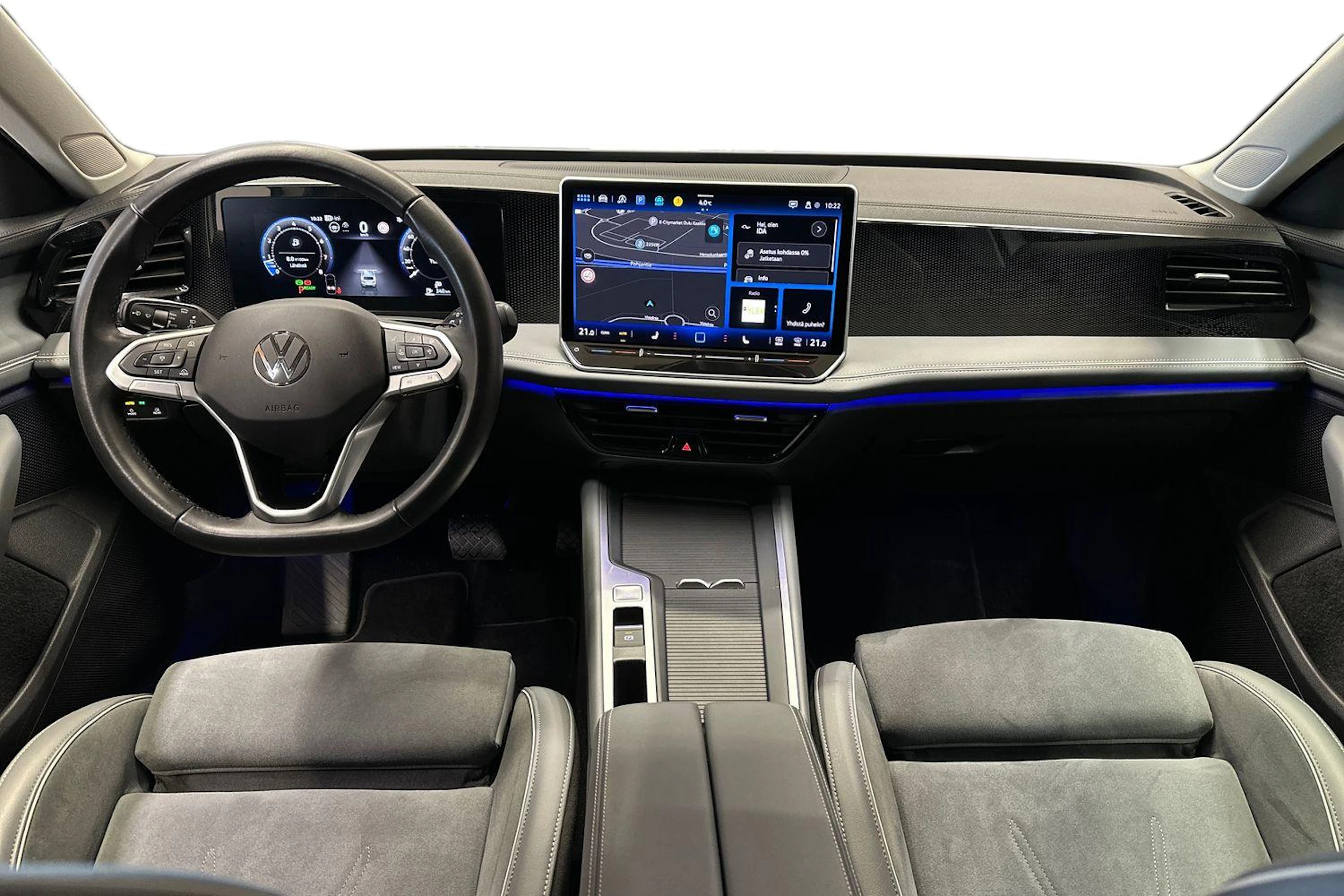 valkoinen Volkswagen Passat 2024 kuva 9.